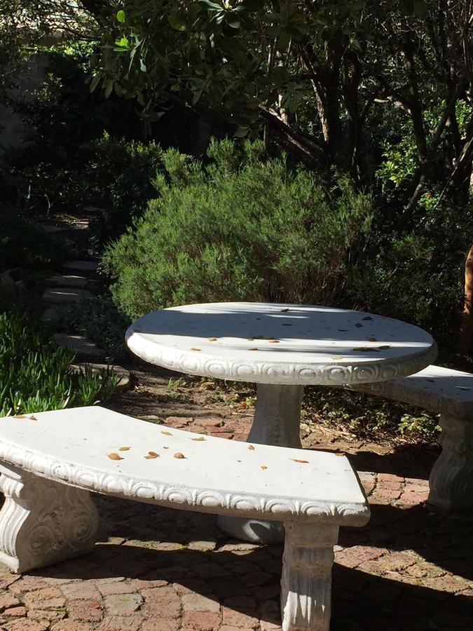 Haven Of Peace And Garden Cottage Hermanus Eksteriør bilde